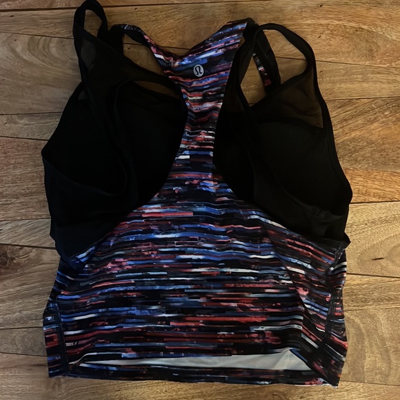 Lululemon crop top with built in sports bra - Picture 2 of 4